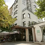 Hotel Reverence Boutique Warna