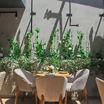 Reverence Boutique Hotel Warna