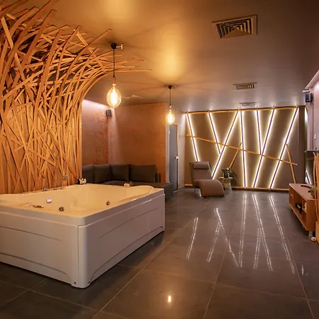 Reverence Boutique فندق