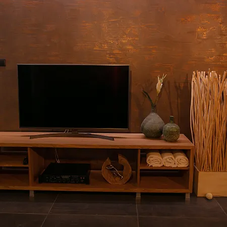 Reverence Boutique 3* فارنا