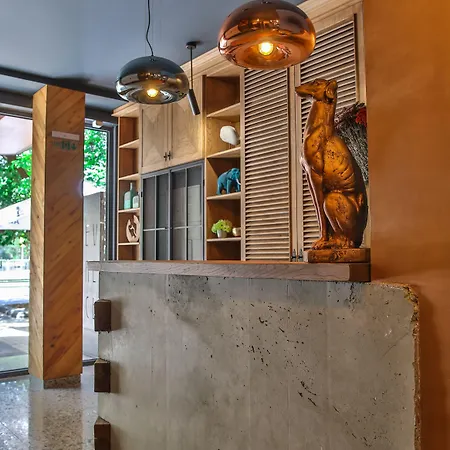 Reverence Boutique فندق فارنا