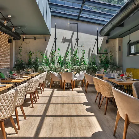 Reverence Boutique Hotell