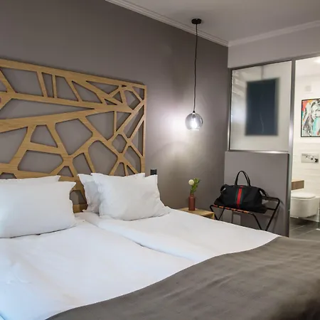 Reverence Boutique 3* فارنا