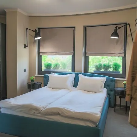 Reverence Boutique فندق فارنا