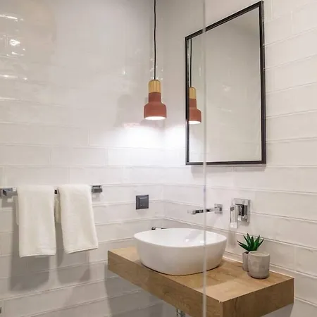 Reverence Boutique فارنا