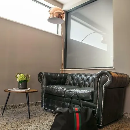 Reverence Boutique 3* וארנה