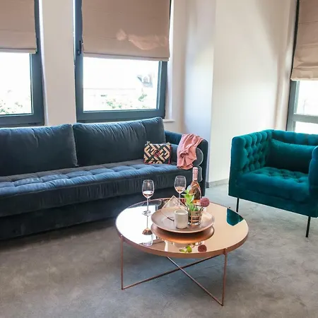 Reverence Boutique וארנה