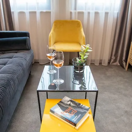 Reverence Boutique 3* فارنا