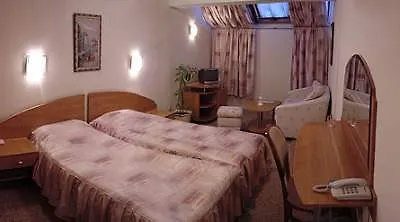 Reverence Boutique فارنا