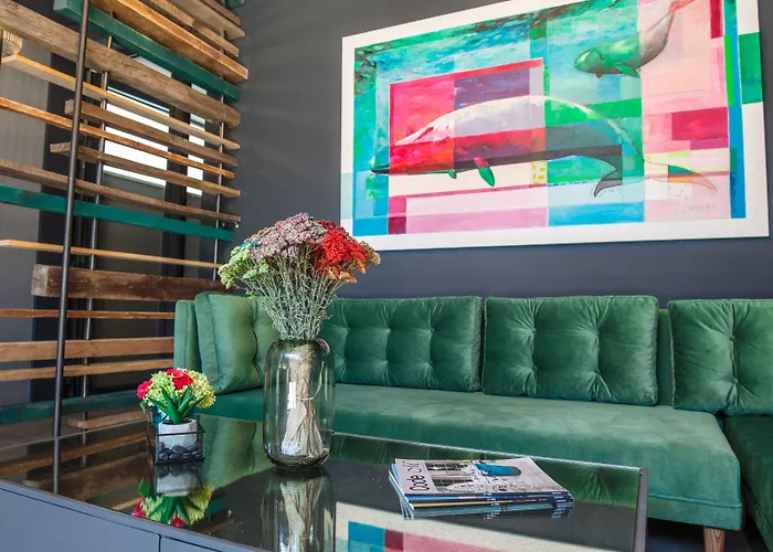 Reverence Boutique 3*